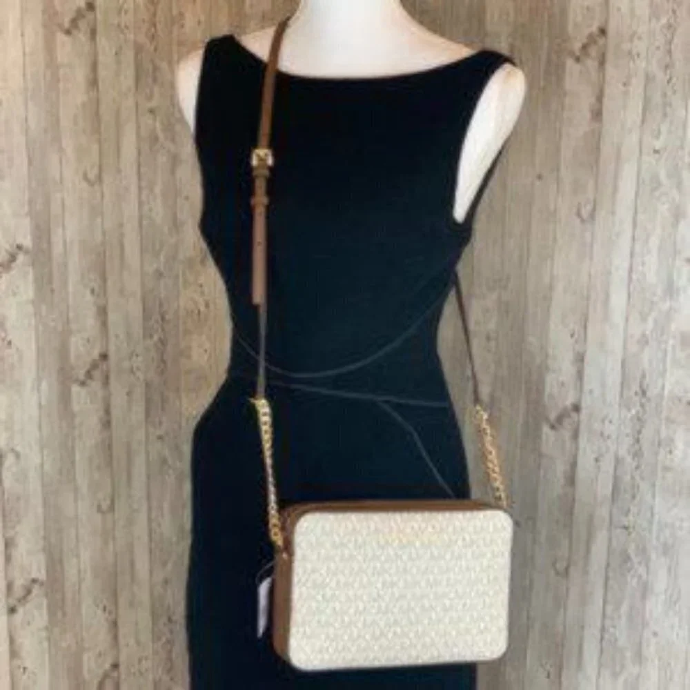 ❤️Michael Kors LG EW Crossbody Bag Vanilla